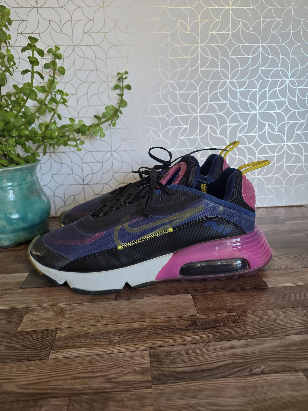 Nike Men’s Air Max 2090 Black Purple Pink Sneakers